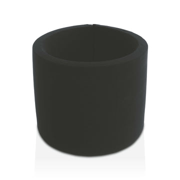 Schwarzer, kreisrunder Aktivkohleeinsatz aus hochwertiger, synthetischer Aktivkohle mit hoher Filtration – als optionales Zubehör zum Einsetzen in den 360-Grad-Partikelfilter des Hochleistungs-Luftreinigers IDEAL AP140 PRO.